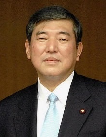 あなたのお母さんは誰に似てますか？