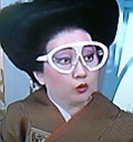 あなたのお母さんは誰に似てますか？