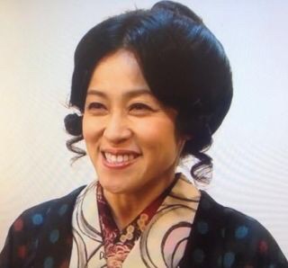 あなたのお母さんは誰に似てますか？
