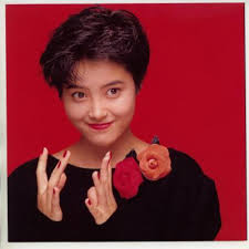 あなたのお母さんは誰に似てますか?