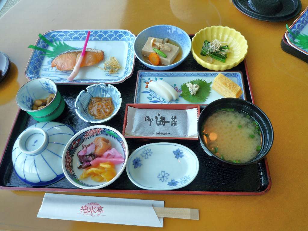 食べ放題好きな方〜?
