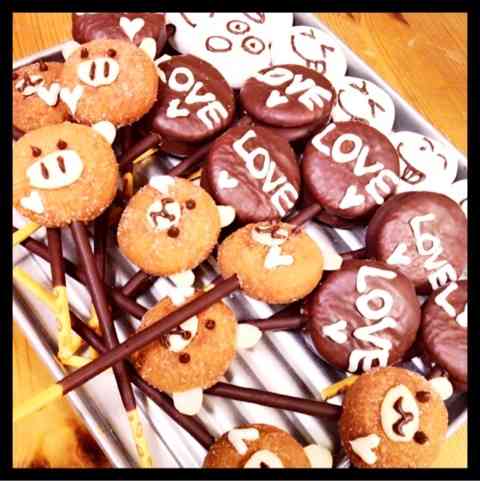 お菓子作り好きな人〜