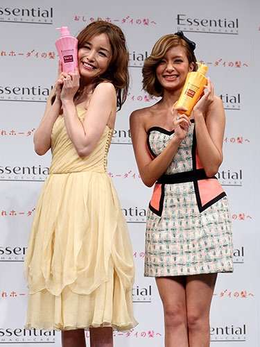 東京ガールズコレクションに出演した梨花、雑誌と顔変わりすぎと話題に！