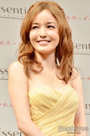 東京ガールズコレクションに出演した梨花、雑誌と顔変わりすぎと話題に！