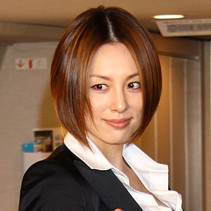 米倉涼子、結婚後初公の場　黒のワンピースで登場