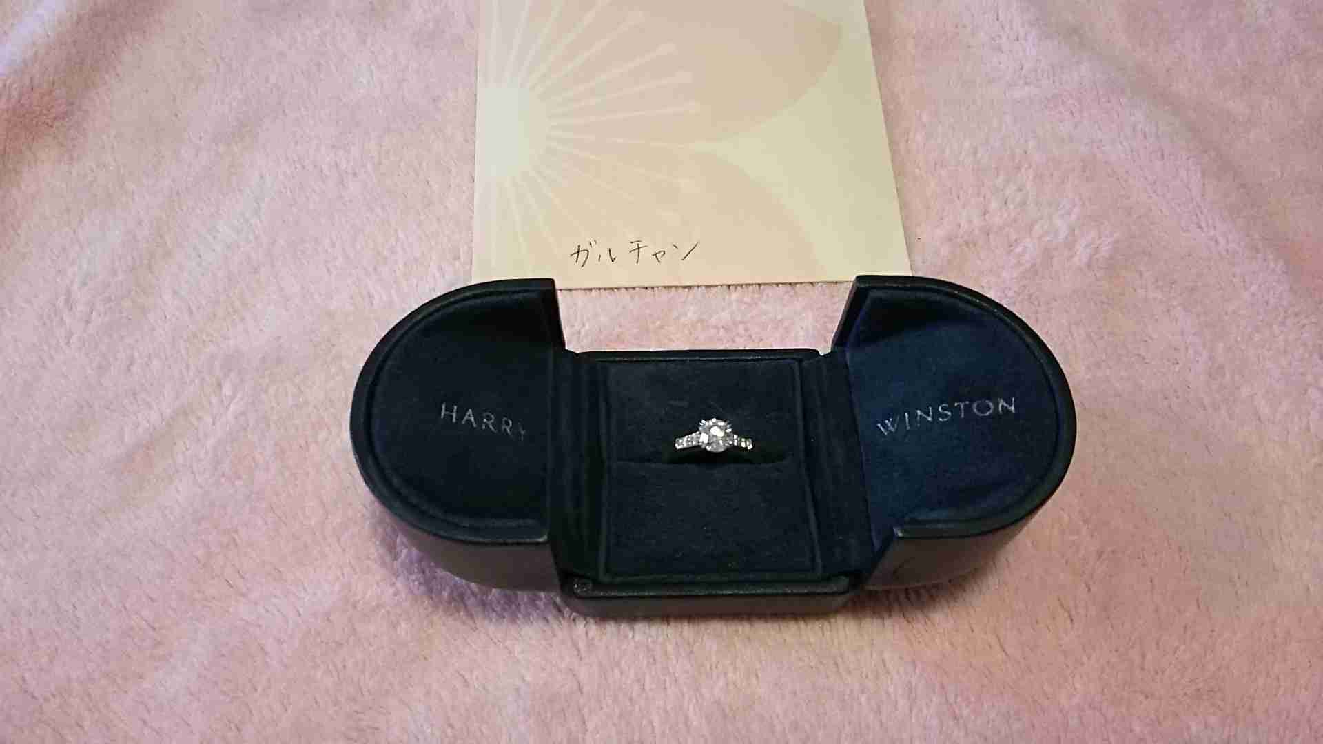 婚約指輪どこで買いましたか？