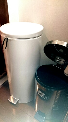 賃貸のベランダにゴミ袋(またはゴミ箱)を置きますか？