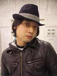 辻仁成“長髪バッサリ”「ちゃらいね」と自嘲も…ファンからは好反応