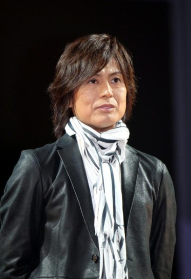 「声を捨て、生きる道を選びました」つんく♂、声帯摘出で声失う　近畿大学『入学式』で手紙の祝辞