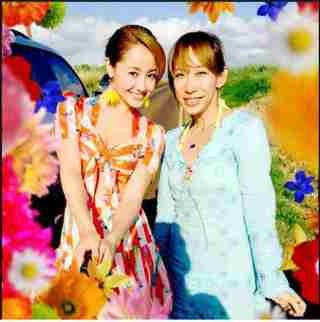 芸能人がハワイへ行くと高確率で写真に映り込む謎の女マキ・コニクソンさんとは
