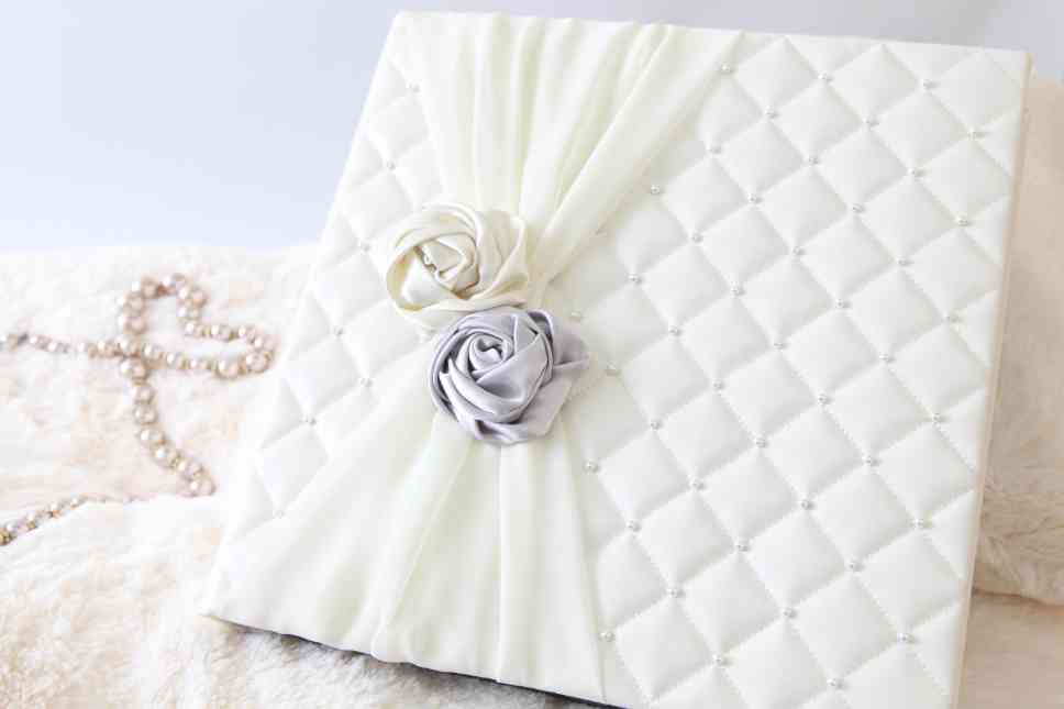 結婚式のアルバムは買いましたか？自作しましたか？