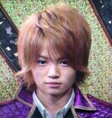 金髪が似合わない有名人