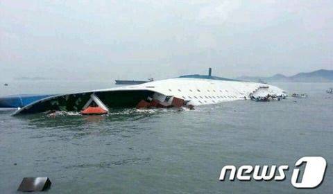 “女子中高生が好きな芸人”1位は8.6秒バズーカー。NON STYLEは“苦手な芸人”と両方で王座陥落。