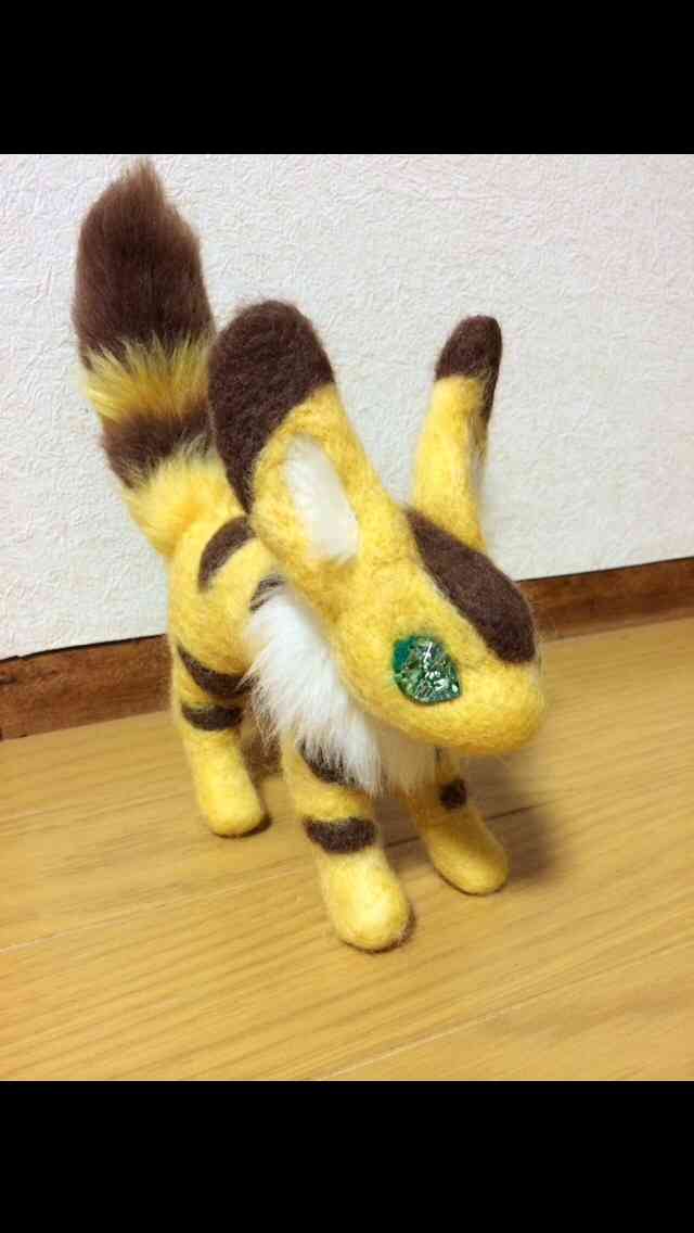 「羊毛フェルト」のマスコット作りがやっぱり難しいとTwitterで話題 / 見本とは違うハイブリッドな生き物が完成する件