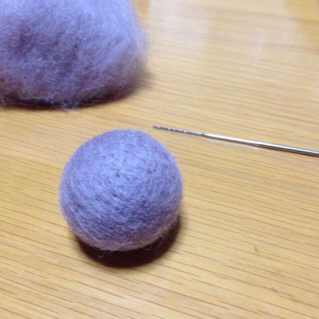 「羊毛フェルト」のマスコット作りがやっぱり難しいとTwitterで話題 / 見本とは違うハイブリッドな生き物が完成する件