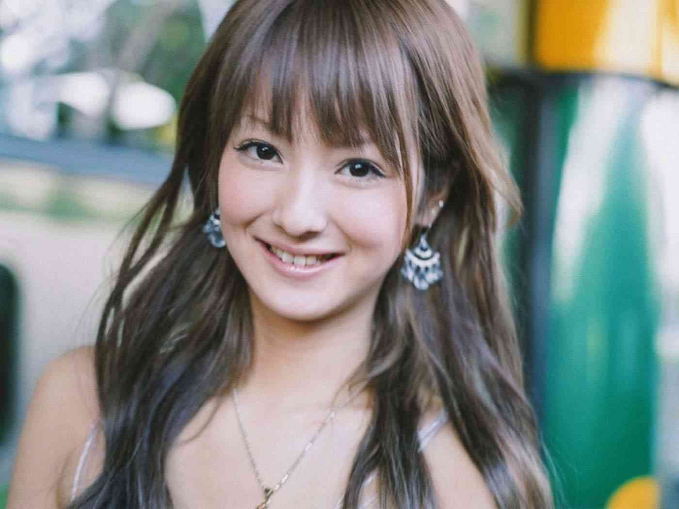 佐々木希とアンジャッシュ・渡部建に熱愛発覚!? 中目黒での目撃談に「どう見ても付き合ってる」