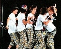 嵐以上に仲が冷め切っているジャニーズグループとは？「談笑しているところ見ない」