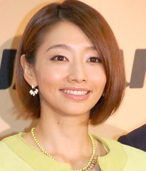 優木まおみ、愛娘と“自然体”2ショットで初表紙