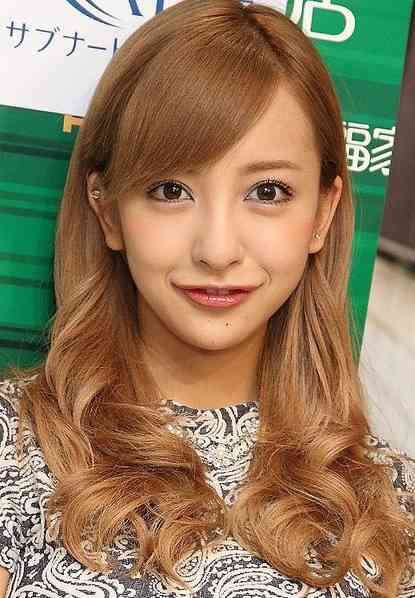 斎藤工と成宮寛貴に囲まれた菜々緒。豪華ショットが「羨ましすぎる」!