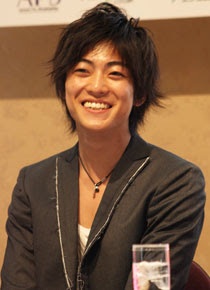 松坂桃李、GirlsAwardに初登場もサプライズ過ぎて気づかれず…