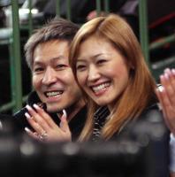 華原朋美「『愛してる』とか『大好き』と書いちゃいけないワードが出てきた」「（歌いながら涙が込み上げてきたが）未練がましく思われるので泣かない」