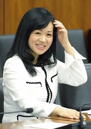 上西小百合議員、トークショーで言いたい放題　“上西節”さく裂
