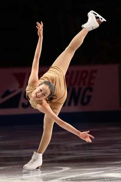 浅田真央が練習再開、現役続行視野に18日会見へ