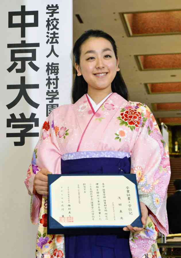 浅田真央が練習再開、現役続行視野に18日会見へ