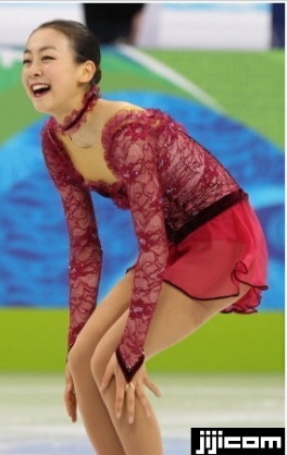 浅田真央が練習再開、現役続行視野に18日会見へ
