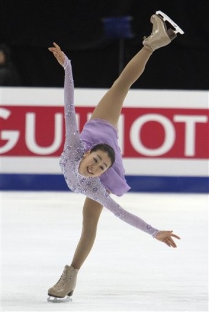 浅田真央が練習再開、現役続行視野に18日会見へ