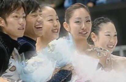 浅田真央が練習再開、現役続行視野に18日会見へ