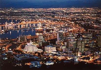 （南アフリカ）KFC店員が地面で鶏肉洗い炎上、南アフリカ社が調査も批判止まらず