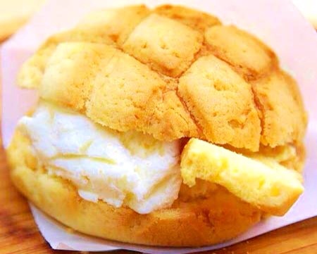 ひたすら甘い物を貼るトピ