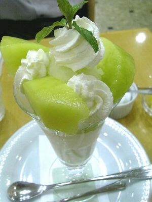 ひたすら甘い物を貼るトピ