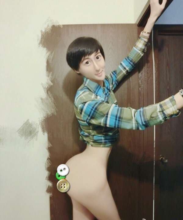 【微閲覧注意？】裸・半裸・キラキラおめめ…超越した自撮りセンスを誇る男性 「ちょっと整形しただけ」と主張