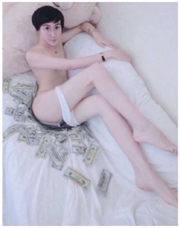 【微閲覧注意？】裸・半裸・キラキラおめめ…超越した自撮りセンスを誇る男性 「ちょっと整形しただけ」と主張