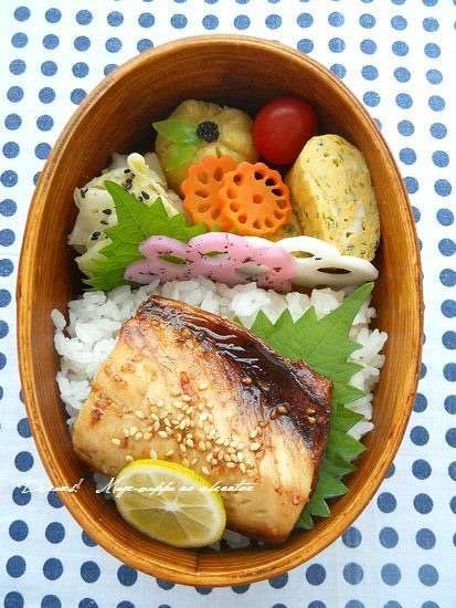 お弁当を作る頻度を教えて下さい。