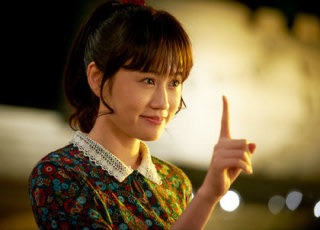 佐々木希、ボディコン姿披露「トサカ大変だった」　唐沢寿明が絶賛