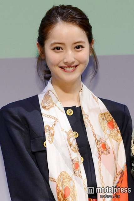 佐々木希、ボディコン姿披露「トサカ大変だった」　唐沢寿明が絶賛