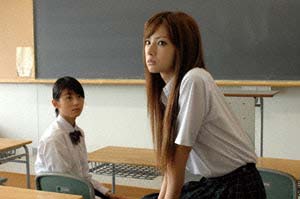 広瀬すず、映画「ちはやふる」で初主演！エクステでロングヘアに