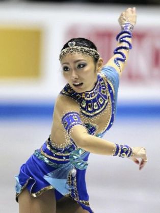 「人を観に行くじゃなくスケートを観に行こうになって」 安藤美姫の“持論”にフィギュアファン激怒