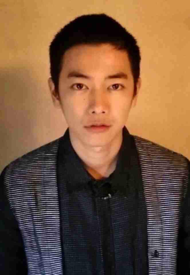 佐藤健が馬になって野を駆ける!カップヌードルのCMがカオスすぎる