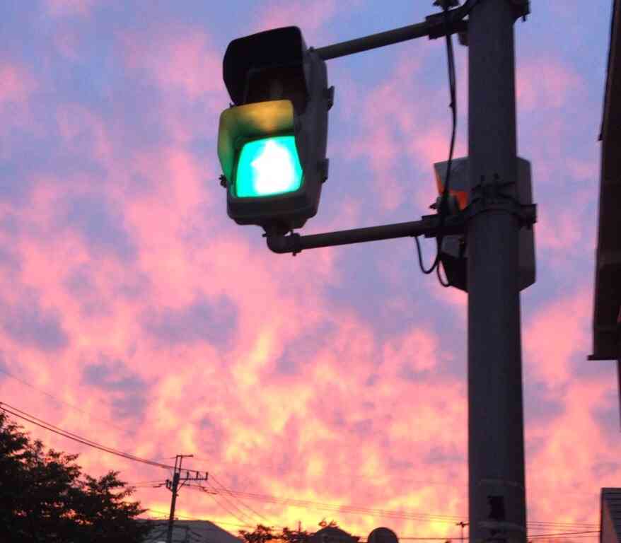美しい？不気味？6月9日関東地方を中心に広い範囲でまた夕焼けの色が違うとネットで話題に