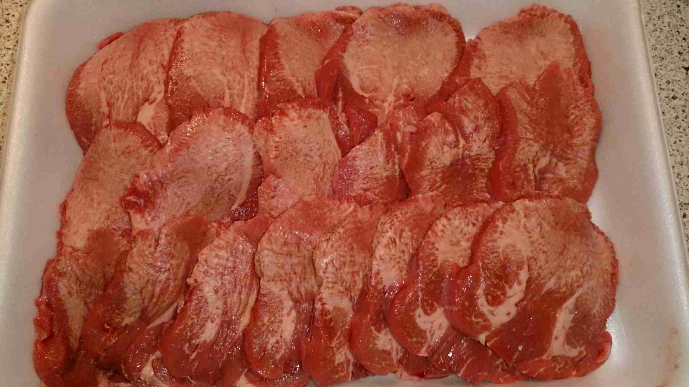 ひたすら「肉の画像」を貼るトピ。