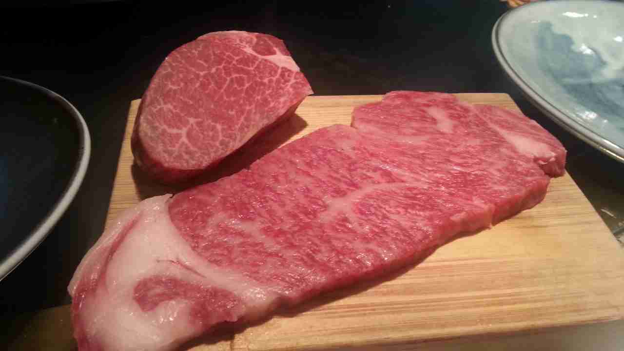 ひたすら「肉の画像」を貼るトピ。