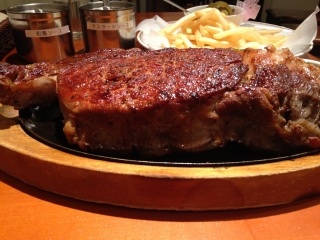 ひたすら「肉の画像」を貼るトピ。