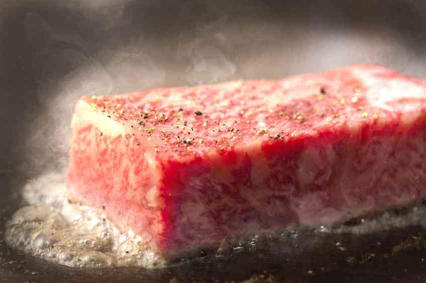 ひたすら「肉の画像」を貼るトピ。