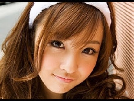 板野友美、“心のスッピン”初公開 デビューから10年、24歳の素顔に迫る