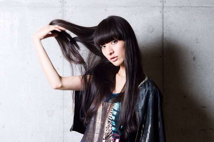 ロングヘアがトレードマークの女性芸能人