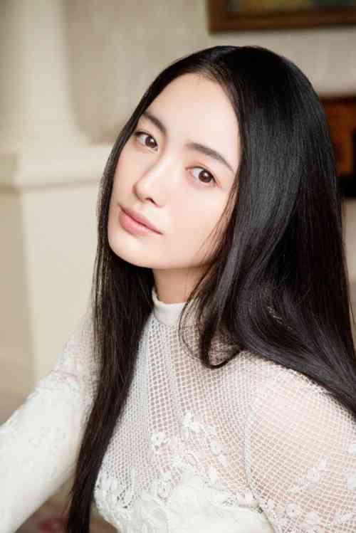 ロングヘアがトレードマークの女性芸能人